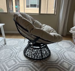 Comfy round chair