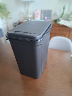 Trash Can 7.6 Gallon 