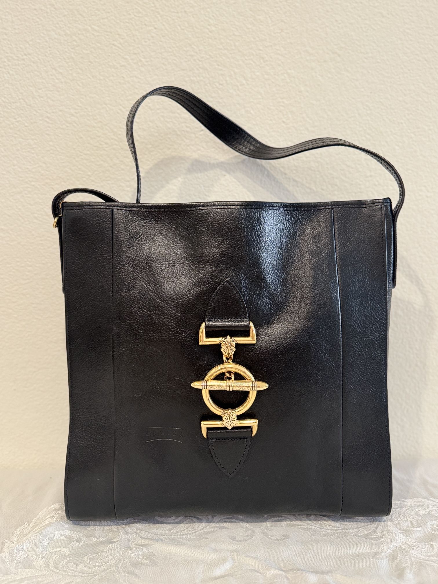 Texier Genuine Leather Shoulder Bag, Black, Gold hardware