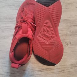 Boys Puma Shoe Sz 4Y