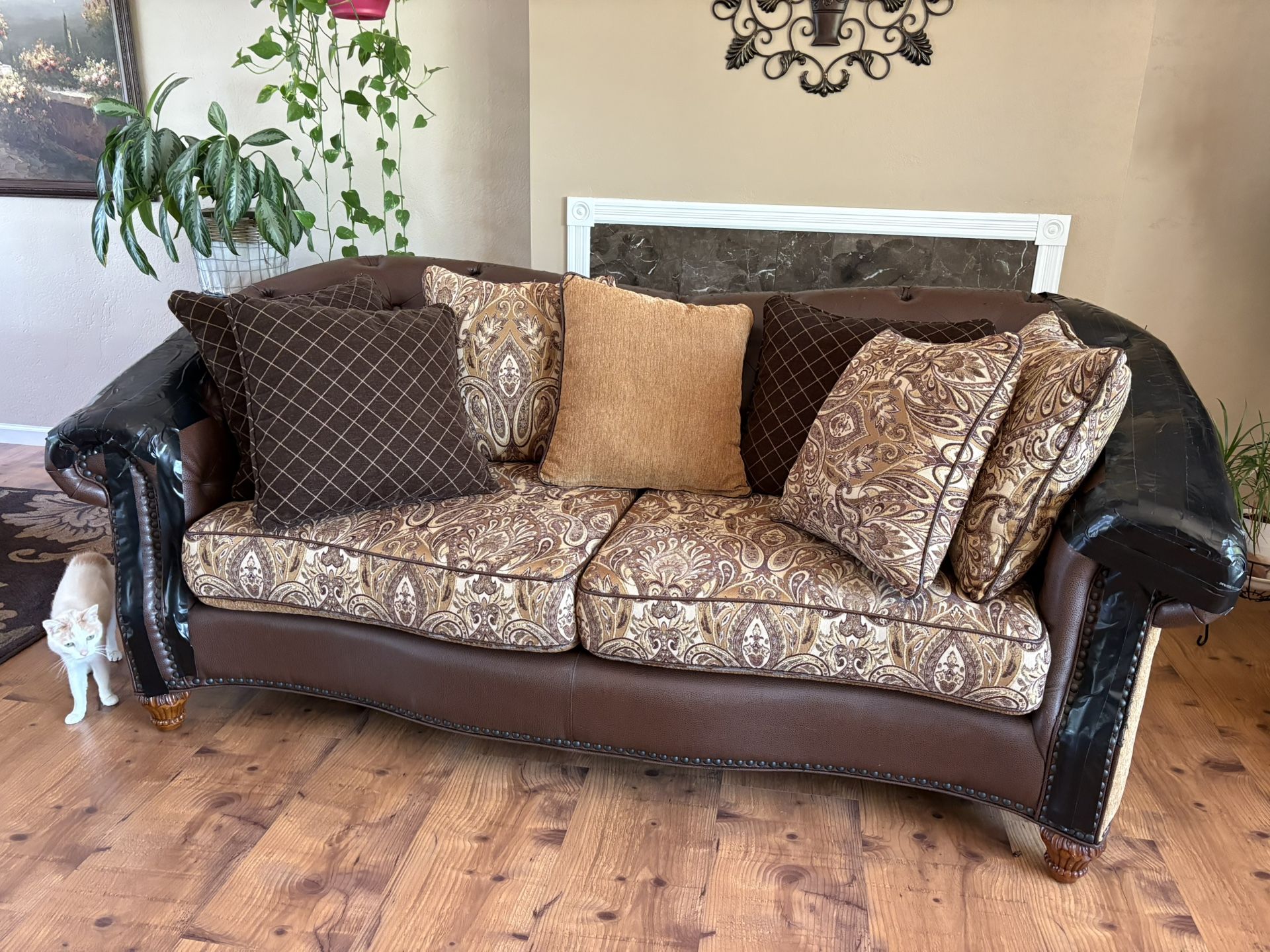 2 Sofas Need To Go aSAP