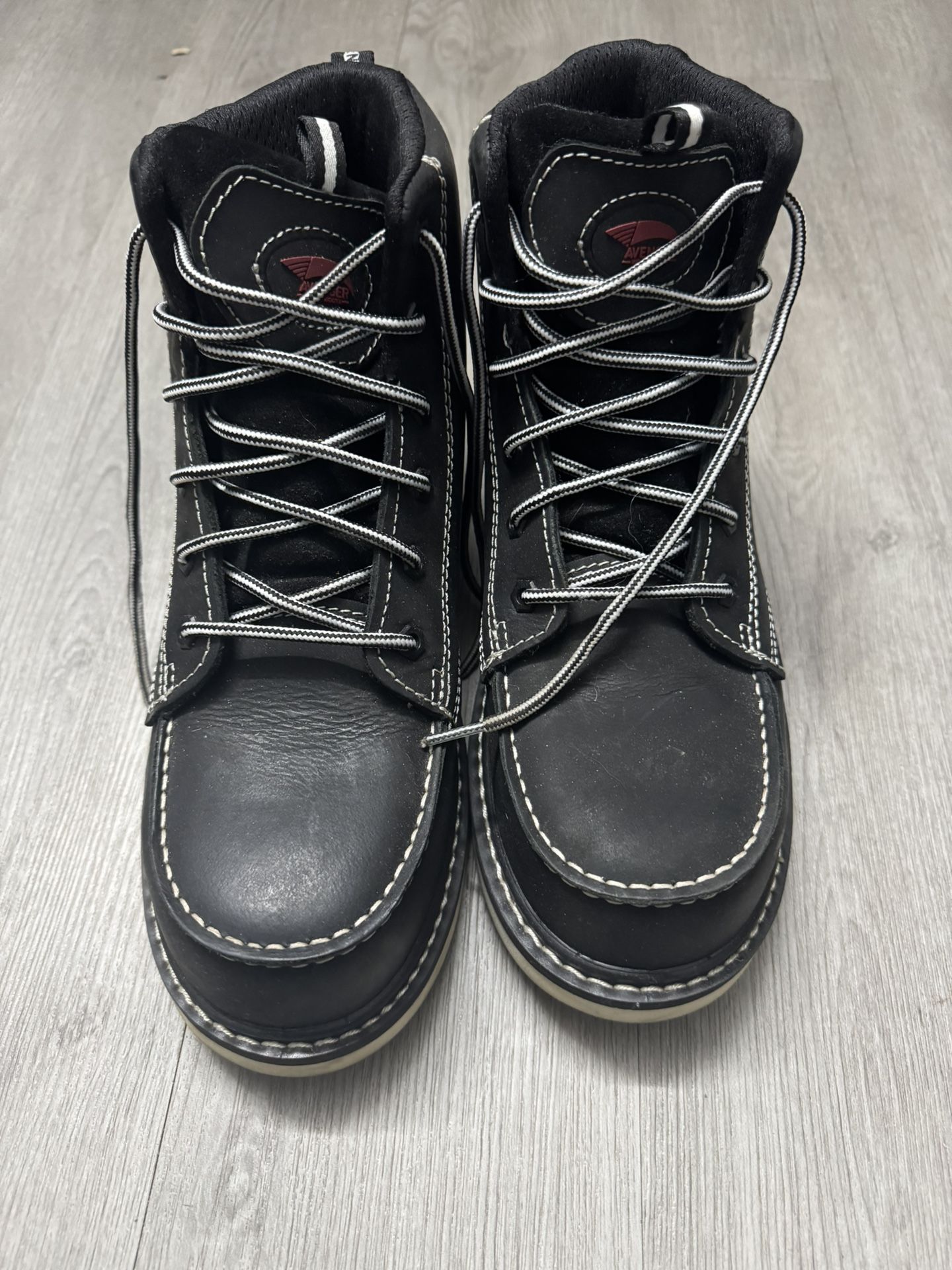Work boots with safety toe front
