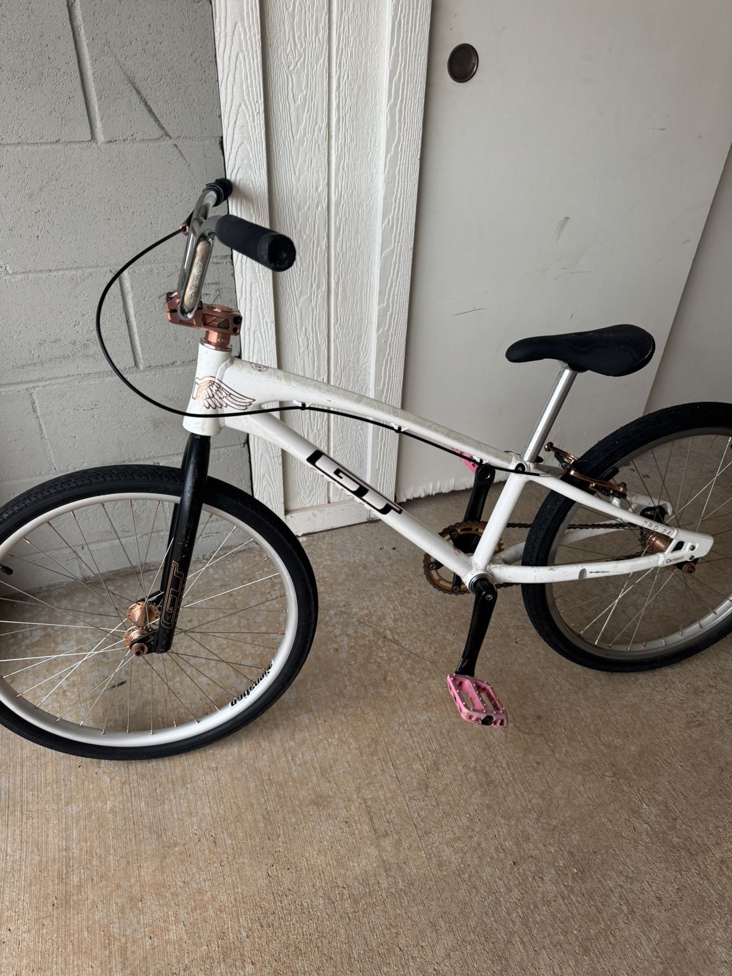 (NOT FREE SHOOT OFFER) GT Bicycles Race Speed Series Pro XL Bicycle (White)