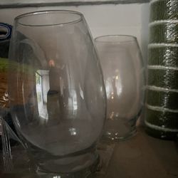 2 Flower Vases 