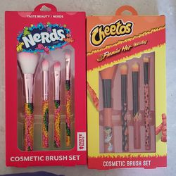 Makeup - Cosmetic Brushes 