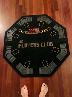 Poker table cover and poker chip set
