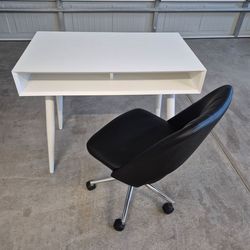 Desk and chair great condition 60.00 firm