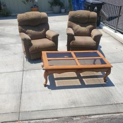 Free Lazy Boy Recliners and Coffee Table