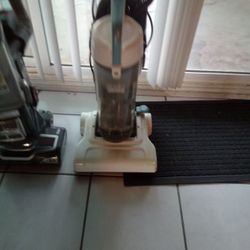 Black Decker Vacuum 
