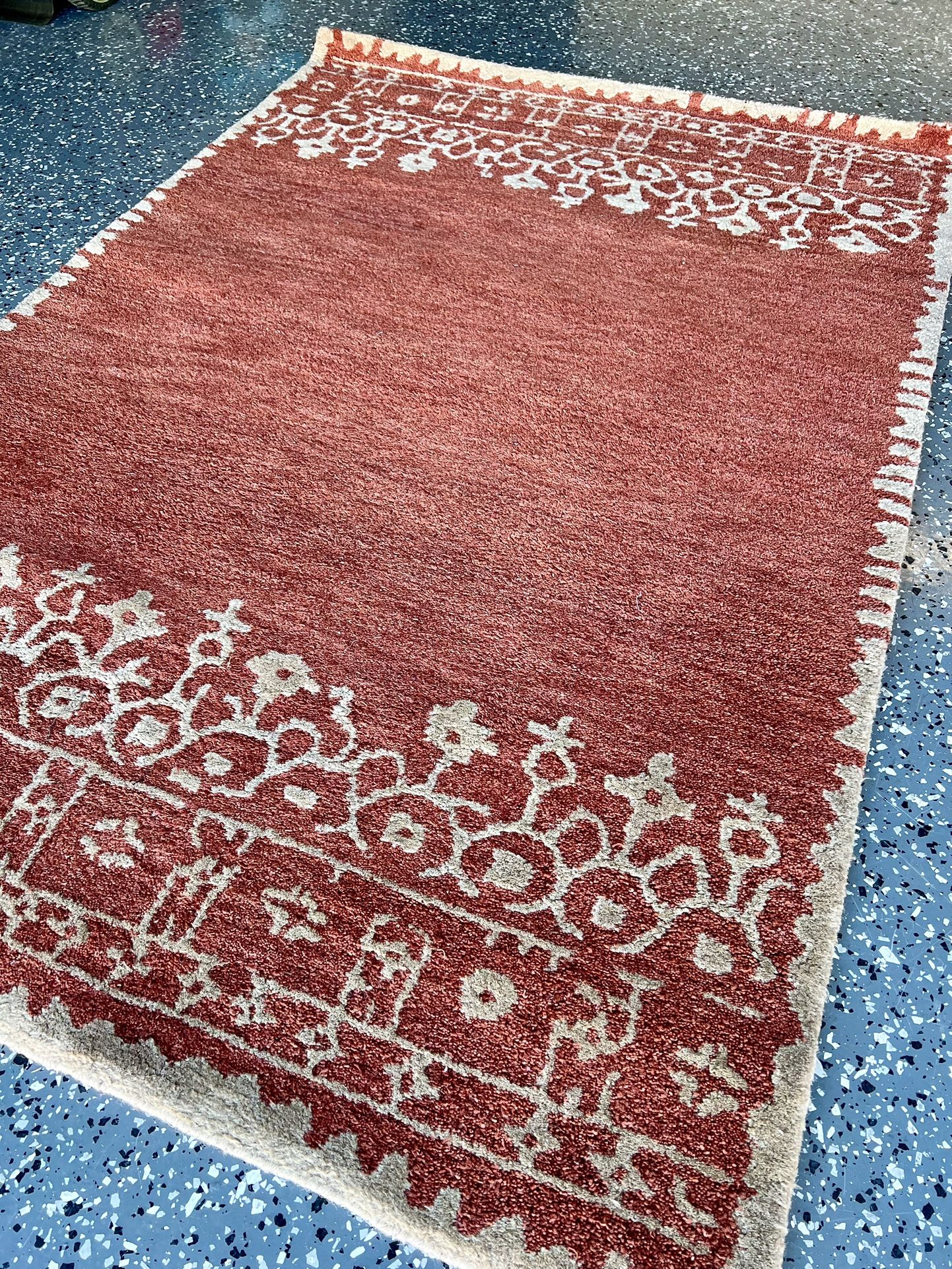 Pottery Barn Desa Bordered HandTufted Wool Rug for Sale in Fontana, CA