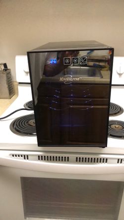 Koolatron 6 bottle wine cellar