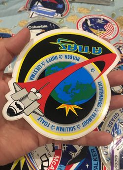 SHUTTLE ATLANTIS STS-45 CREW
