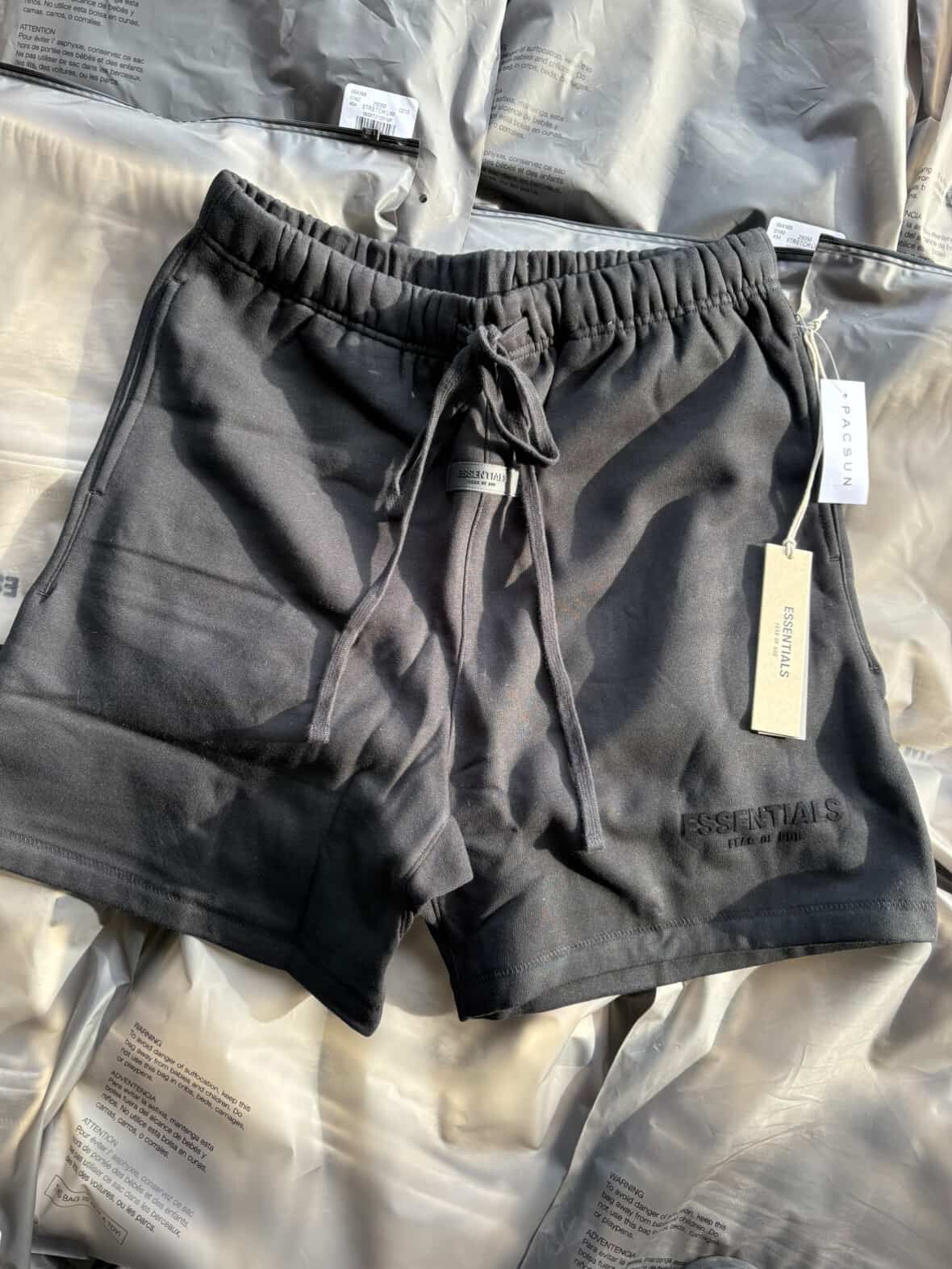 Black Essential shorts