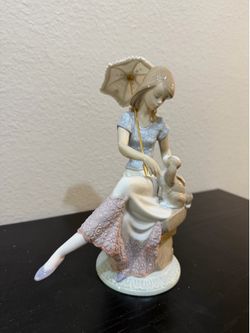 Lladró “Picture Perfect” Porcelain Figurine #7612 with Original Box & Parasol - 5th Anniversary Collectors Society