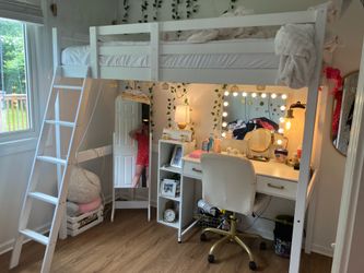 Twin loft bed with Ladder (white)