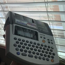 P Touch Pt-2600 Label Maker