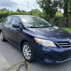 2013 Toyota Corolla LE 4CYL Sedan