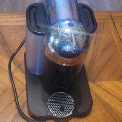 Nepresso Machine & Pods