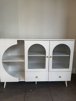 Abrego 47.2” Sideboard / Bar Cabinet with Wine Glass Storage