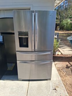 ☆☆☆BEST DEAL☆☆☆ WHIRLPOOL STAINLESS STEEL FRIDGE!! EXCELLENT WORKING CONDITION!!! ONLY $350