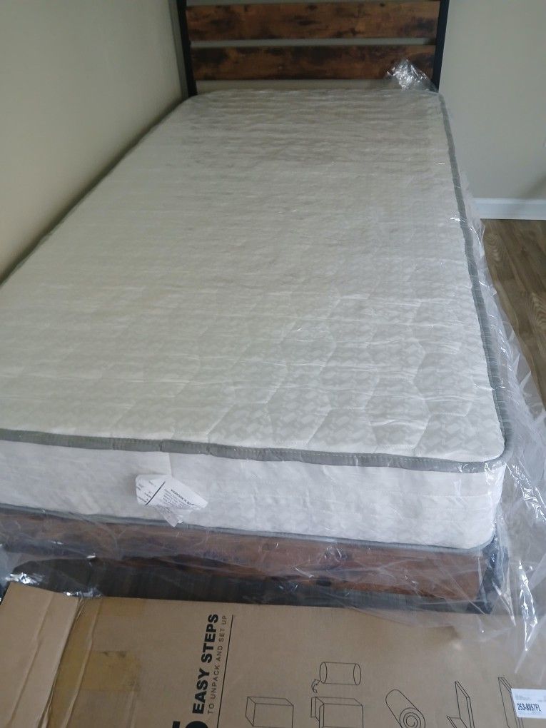 Twin Size New Mattress Hybrid Foam With Spring Pockets