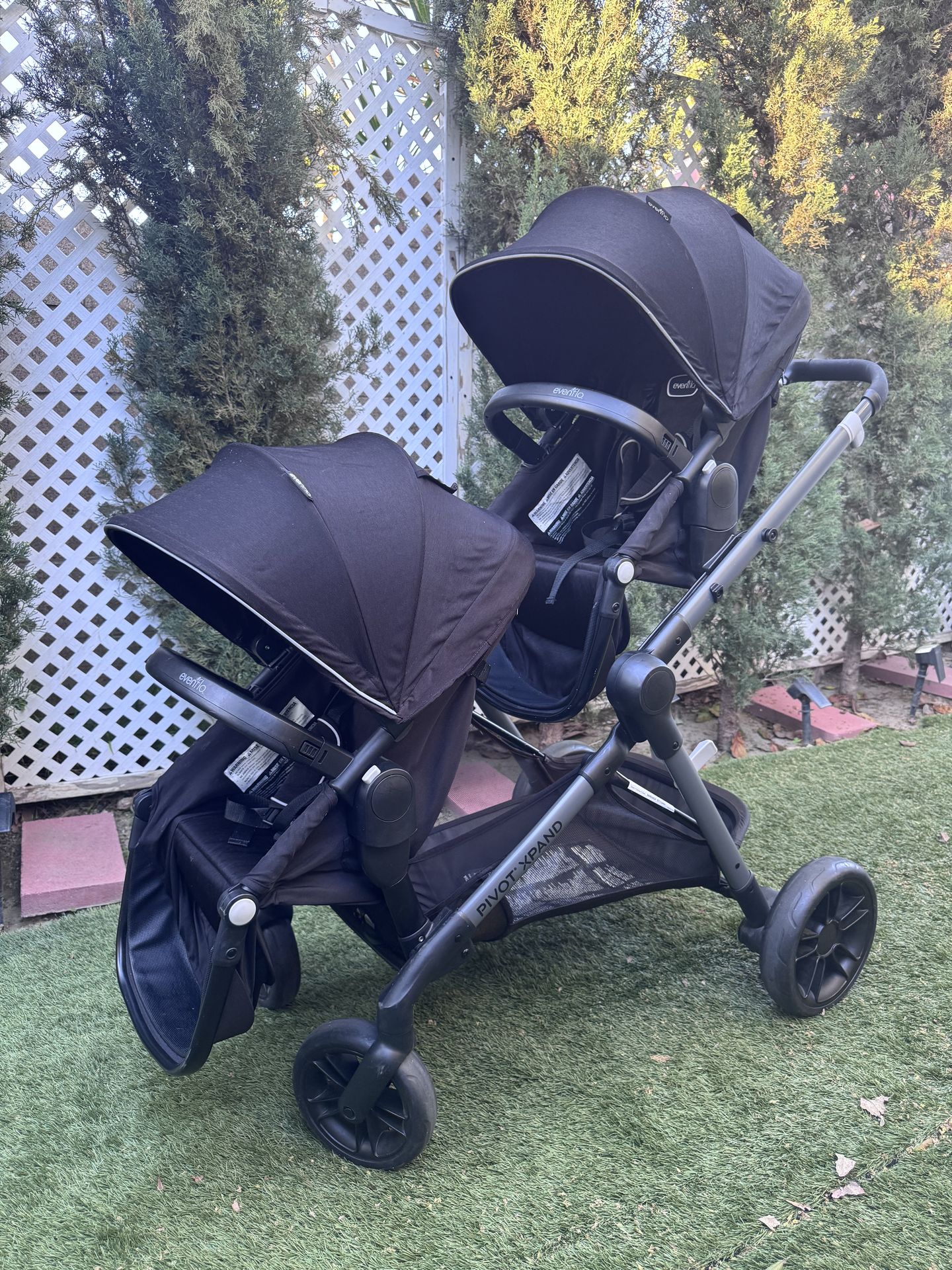 Evenflo Pivot Xpand Modular Stroller