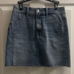 Brand New Light Wash Denim Mini Skirt Size 4 Juniors 
