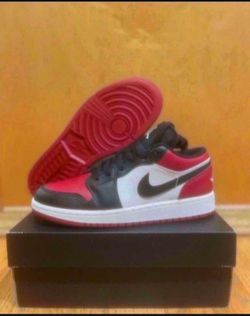 Nike Air Jordan 1 Low GS Bred Toe Size 4Y/5.5 Womens Brand New