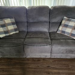 Reclining Sofas 