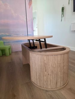 Lift table natural color
