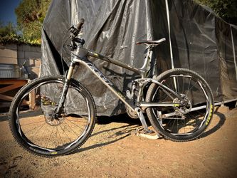 FELT EDICT MOUNTAIN BIKE