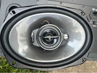 2 keenwood 6x9 speakers