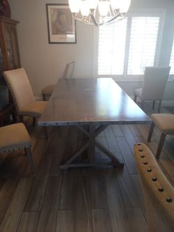 Dinning Room Table And Chairs