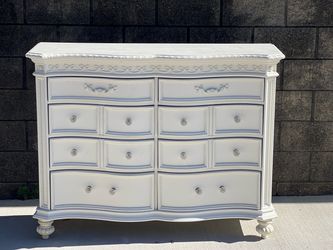 Disney Princess Collection 8 drawer dresser
