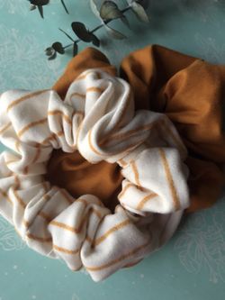 Mother’s Day Scrunchies Set