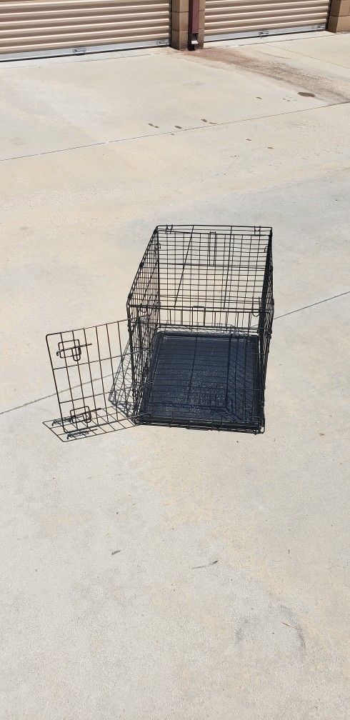 New Condition 24" Wire Folding Pet Training Crate