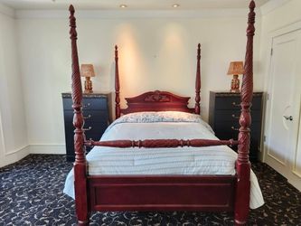 Four Poster Bedroom Set (Queen) Includes Mattress AND BOTH Dressers