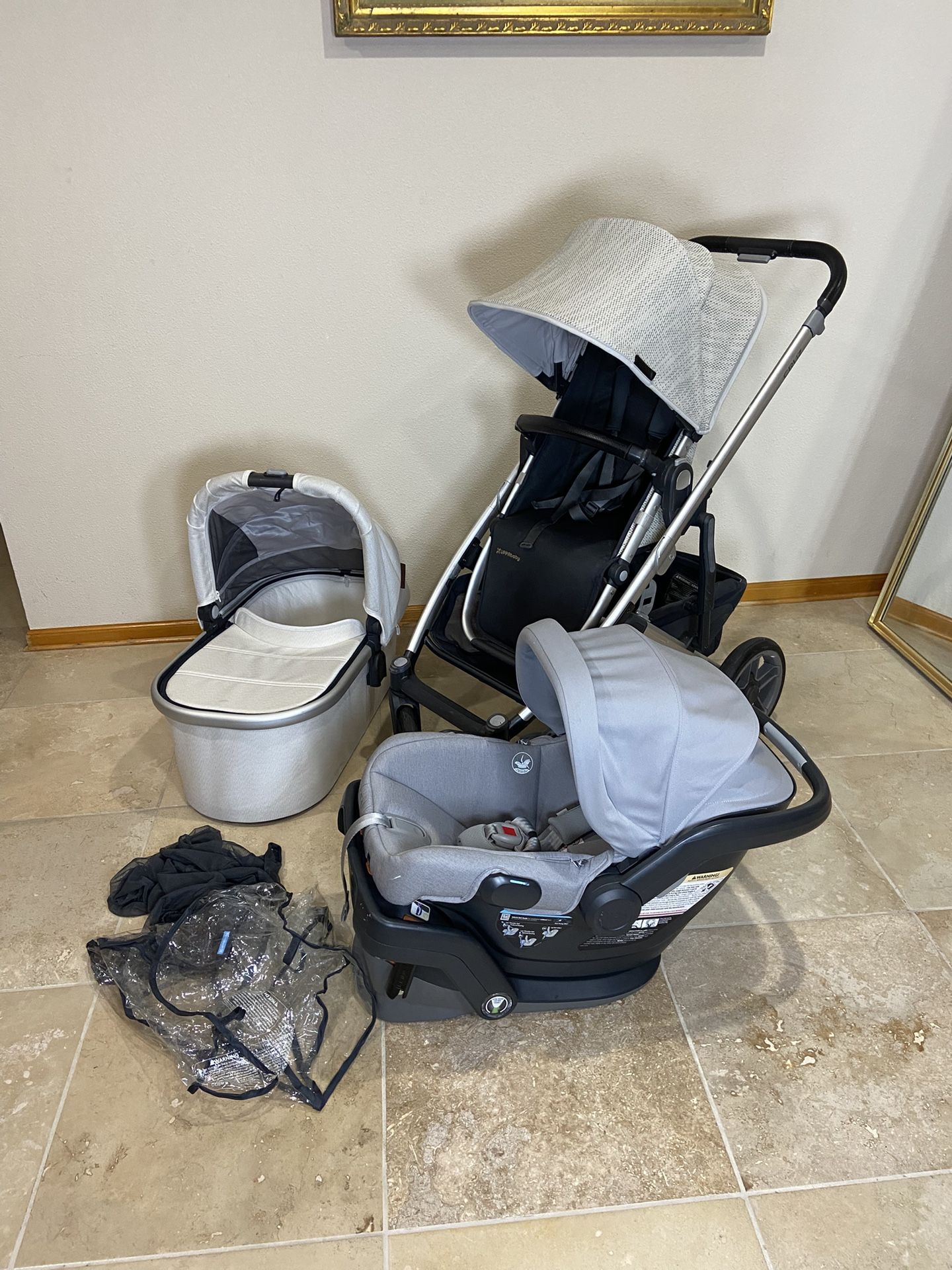 Uppababy Cruz V2 Stroller with Bassinet and Car Seat Beige