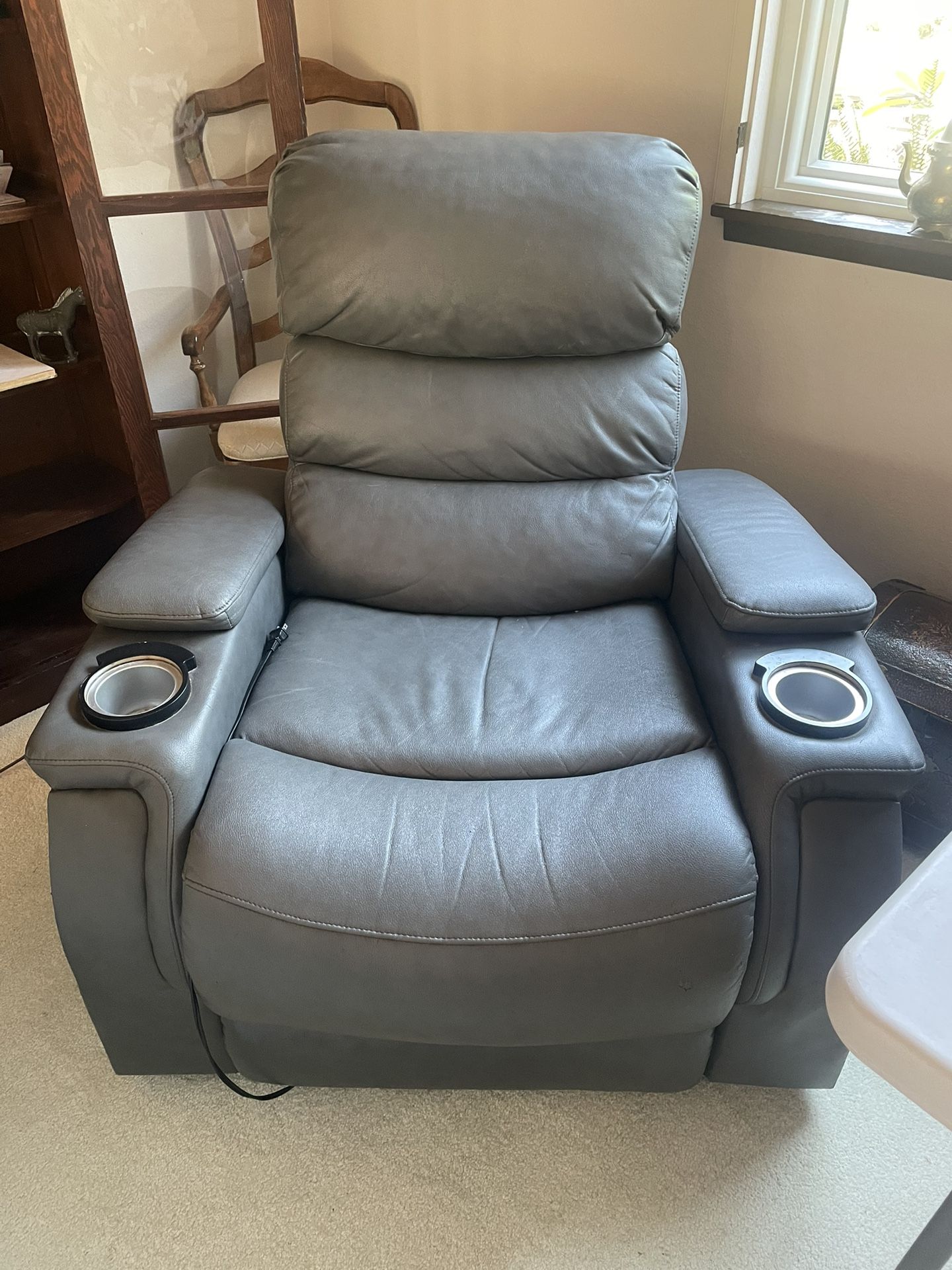 Comfy Recliner in Excellent Condition