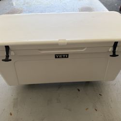 Yeti 160 Cooler 