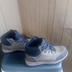 ***BRAND NEW SKECHERS STEEL TOE WORK BOOTS!! NEVER WORN!!! SIZE9 MENS
