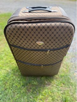 Amber suit case