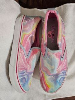 Girls skechers 5.5