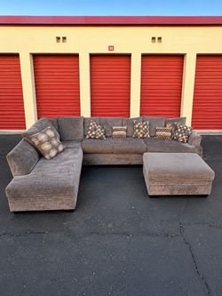 FREE DELIVERY AND INSTALLATION COUCH+OTTOMAN