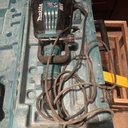 Makita Avt Demolition Hammer 