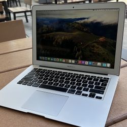 Apple MacBook Air 13” i5/4GB/256GB SSD $180 