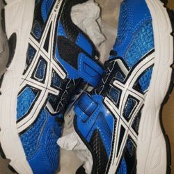 New In Box Asics Pre Contend Electric Blue/White/Black Kids Shoes size 2 1/2