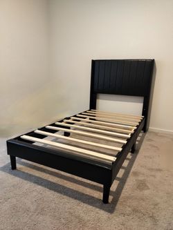 Twin size bed