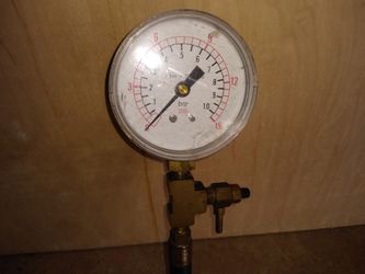 Fuel pressure gauge