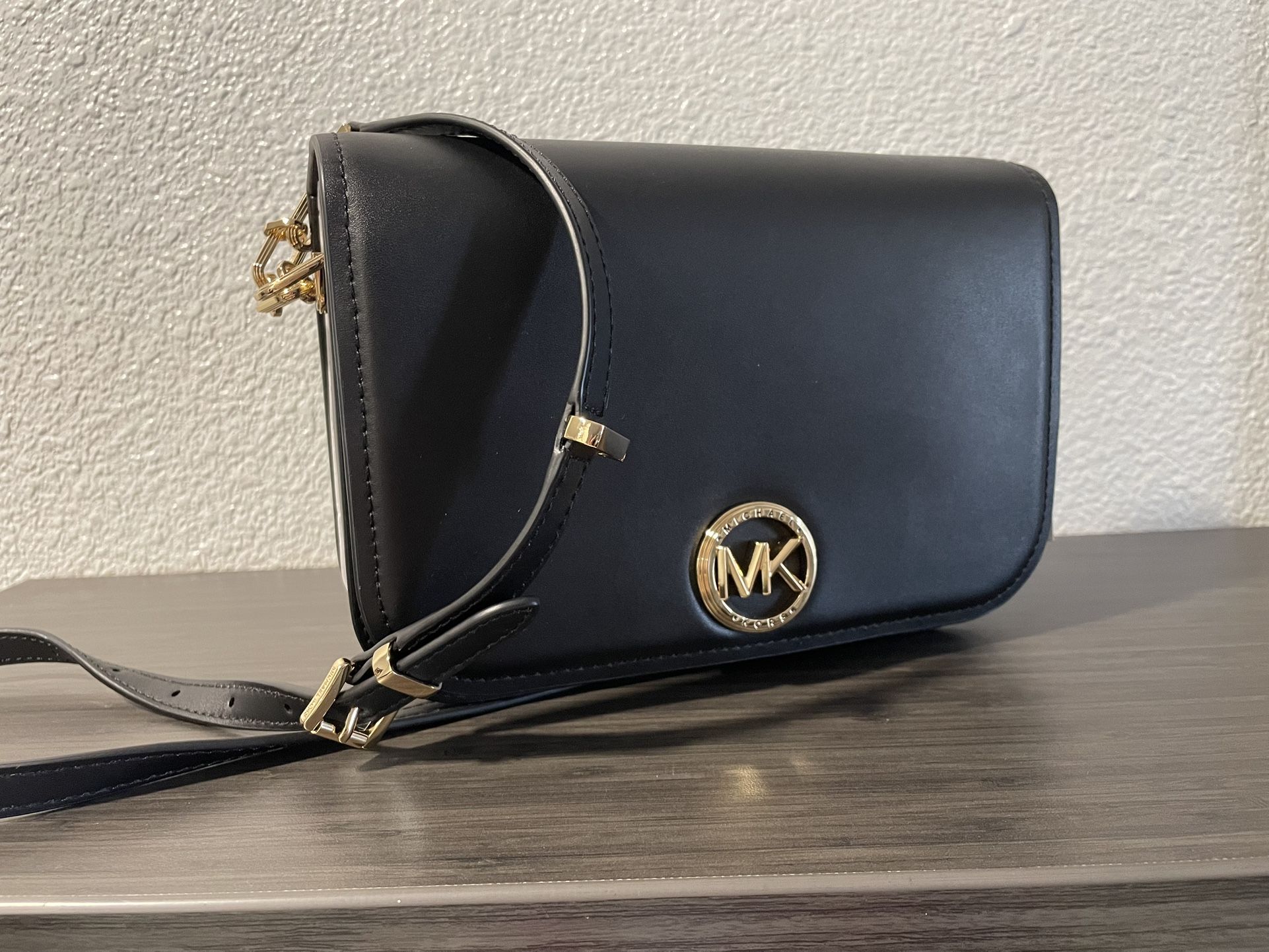 Micheal Kors Crossbody (black) (strap W/chain Accent)